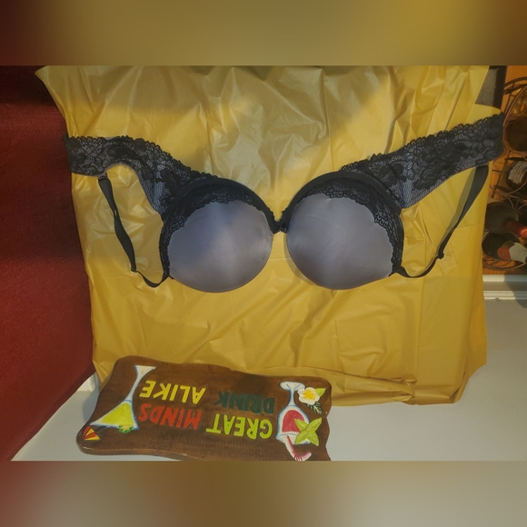 Torrid bra 40DD - Picture 2 of 4